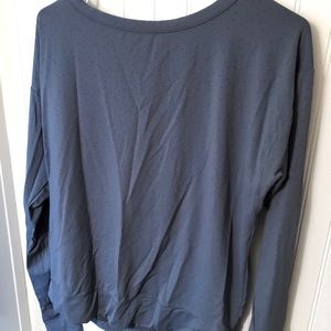 Victoria’s Secret active wear top w/ cut out